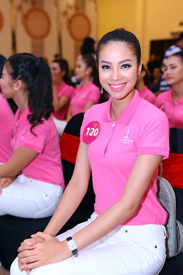 Hành trình đến vương miện Hoa hậu Hoàn vũ của Phạm Hương