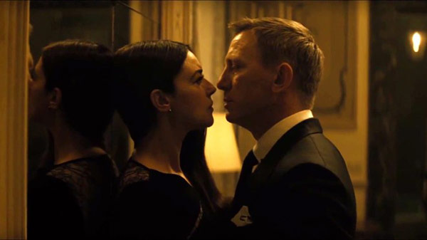 Phim 007 mới bị chỉ trích vì quả bom sex Monica Bellucci