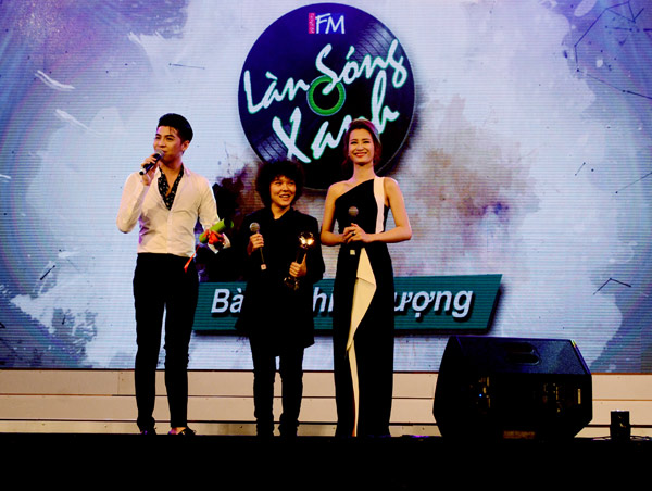Sơn Tùng, Tiên Tiên đoạt 3 giải Làn Sóng Xanh 2015