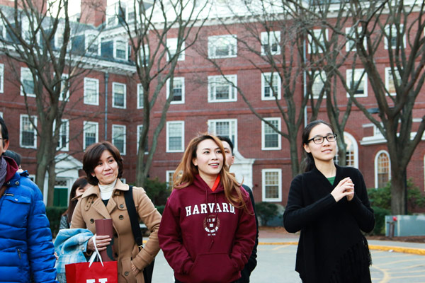 Mỹ Tâm đến trường Đại học Harvard 
